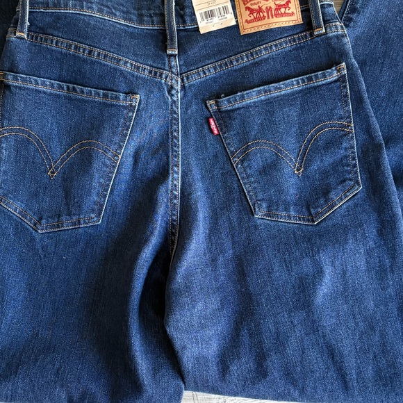 Levi's Women's Blue Flare & Wide Leg Jeans - Picture 13 of 15